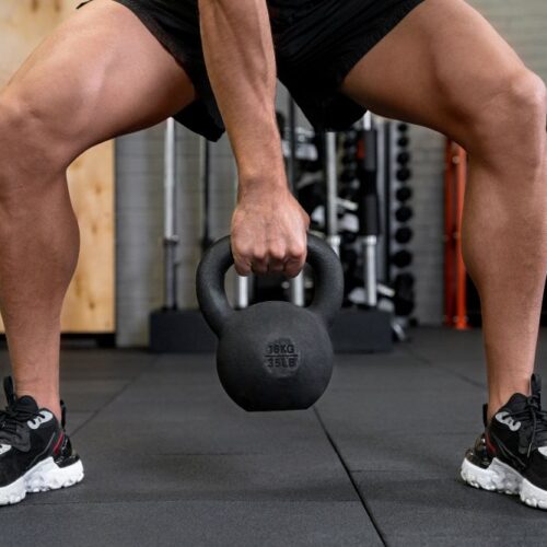 Ramatul Gorilla. Exercitiul esential pentru un spate puternic.