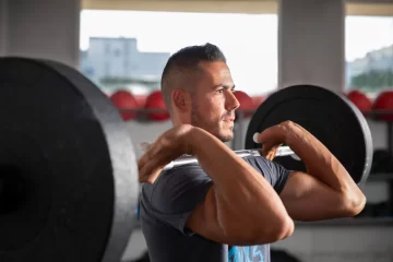 Crossfit la potențial maxim: Strategii pentru a evita epuizarea și a-ți maximiza rezultatele