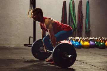 Cum să îți îmbunătățești tehnica la exercițiile de bază în CrossFit