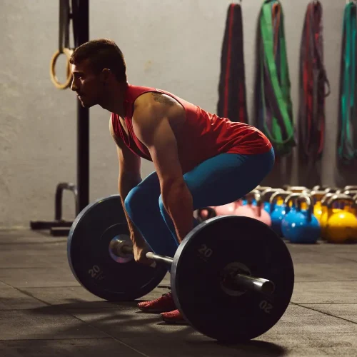Cum să îți îmbunătățești tehnica la exercițiile de bază în CrossFit