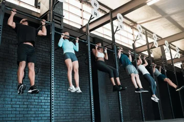 Ghid complet de CrossFit: mecanica mișcării, nutriție și siguranță