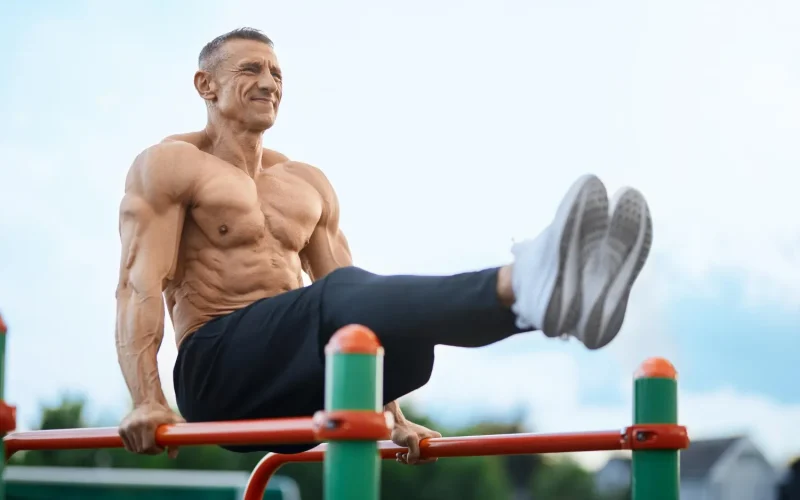 Antrenament brațe: Exerciții complete pentru biceps și triceps